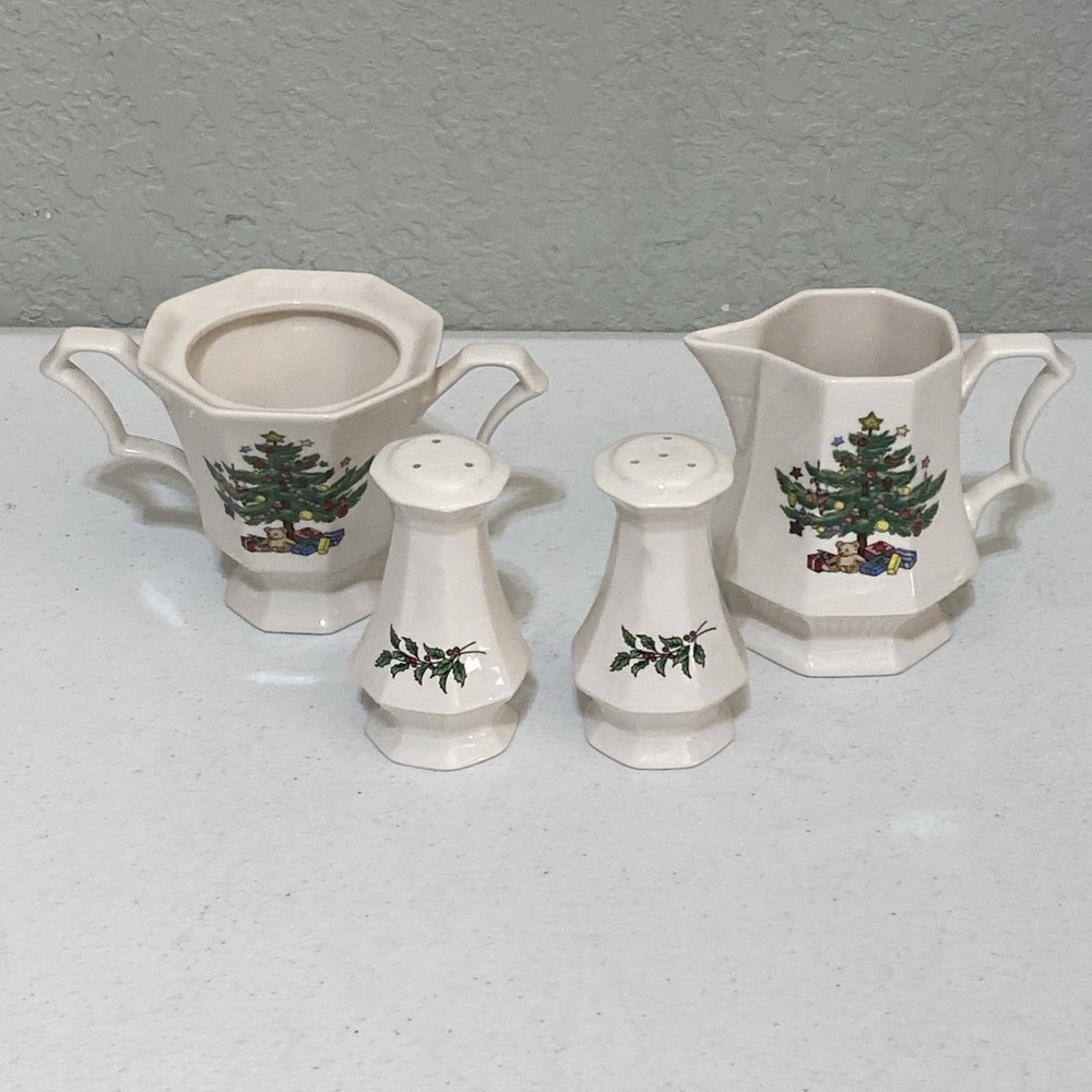 VTG Nikko Christmastime 4 Piece Holiday Set Creamer Sugar Salt Pepper Shakers